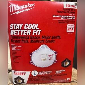 Milwaukee N95 Valved Respirator Mask 10 Pack. NIB
